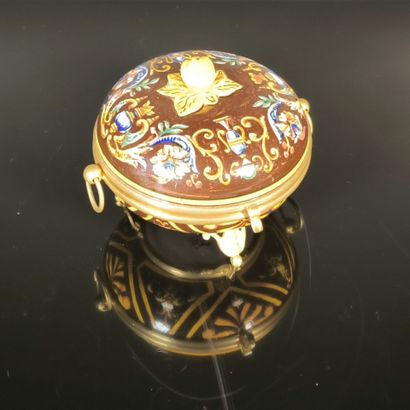 GIEN
Polychrome earthenware candy dish with...