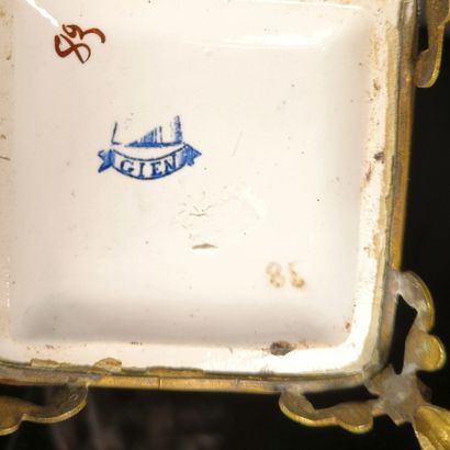 GIEN
Polychrome earthenware box with Renaissance-style...