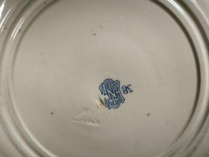 GIEN. Set of 6 earthenware pieces, decorated...