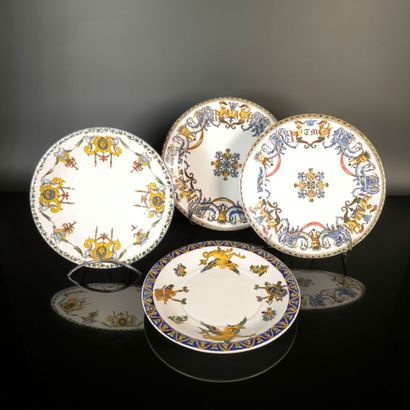 GIEN. Set of 4 polychrome earthenware pieces...