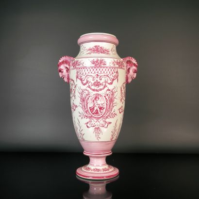 GIEN
Earthenware vase decorated in shades...