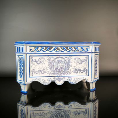 GIEN
Rectangular earthenware planter with...