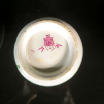GIEN. Lot: 
- Polychrome earthenware inkwell,...
