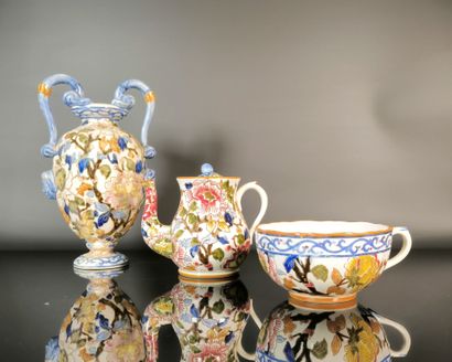 GIEN. 3-piece set: 
- Polychrome earthenware...