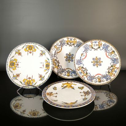GIEN. Set of 4 polychrome earthenware pieces...
