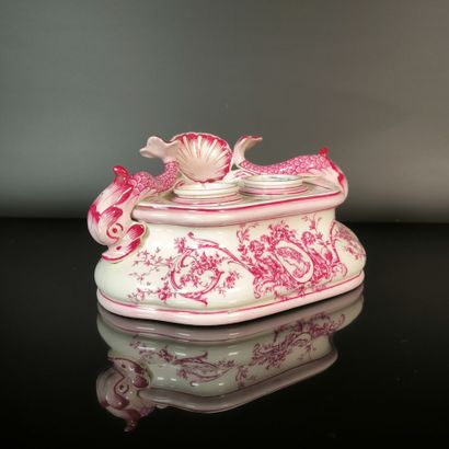 GIEN
Earthenware inkwell decorated in shades...