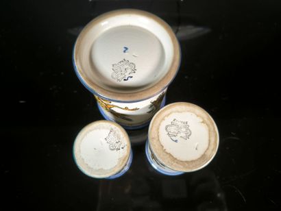 GIEN. Polychrome earthenware smoking set...