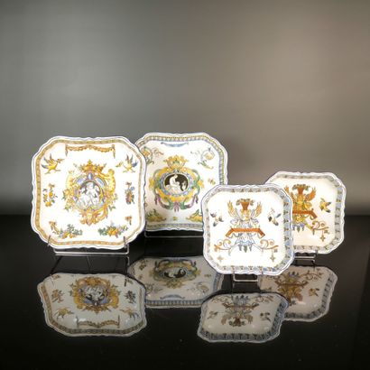 GIEN. Set of 4 square, beveled-edged bowls...