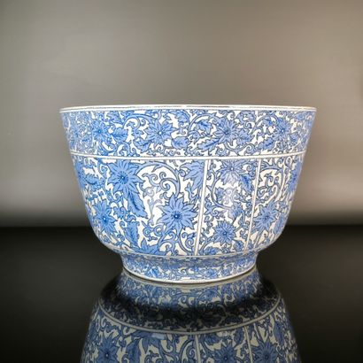 GIEN
Large round earthenware planter, decorated...