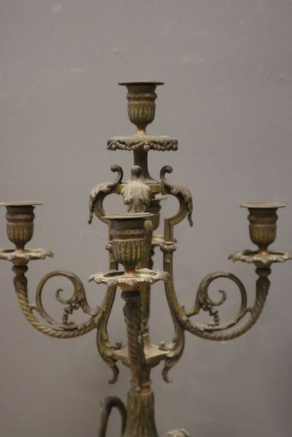 Paire de chandeliers en métal doré à cinq...
