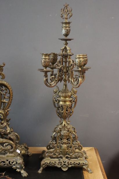 .Garniture de cheminée en laiton doré
composé...
