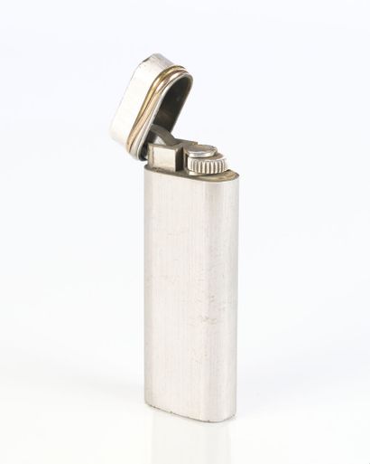 CARTIER. 
- Briquet modèle 