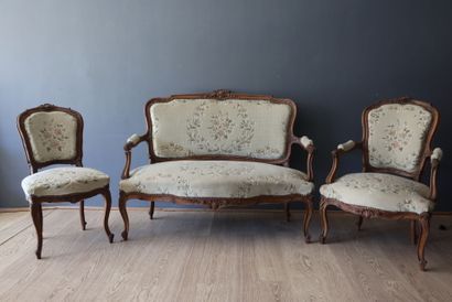 Canapé, 2 fauteuils et 2 chaises en bois...