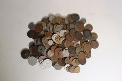 Lot de pièces diverses - étrangères, françaises...