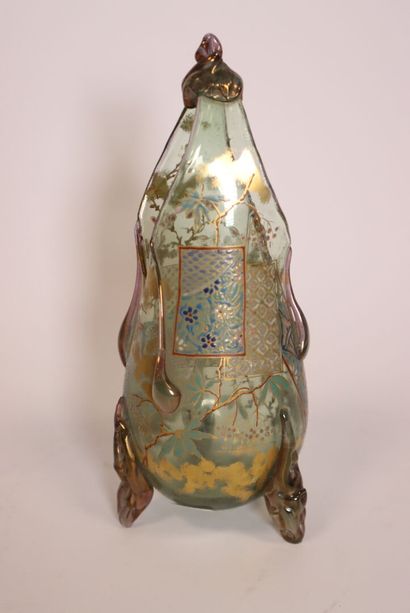 Auguste JEAN 
Vase tripode en verre émaillé
H....