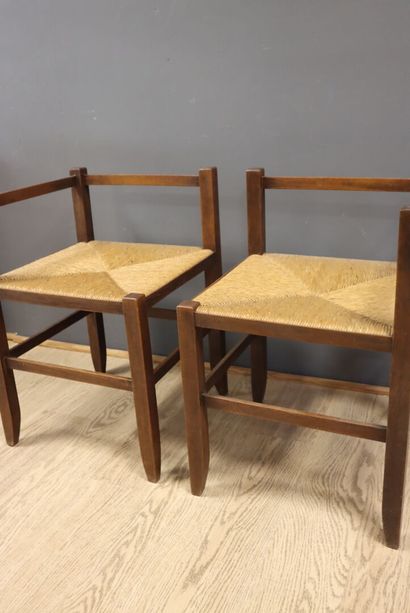 Paire de chaises de coin paillées en bois...
