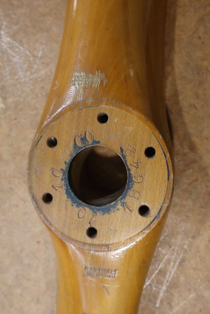 Hélice bipale en bois lamellé - collé et...