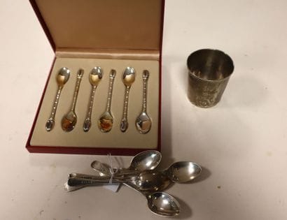 Lot
Timbale en argent monogrammés CD
Cinq...