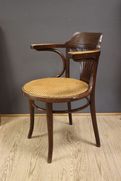 Bureau en bois naturel ouvrant à cinq tiroirs,...