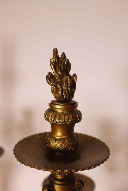 Paire de grands candélabres à 4 lumières...
