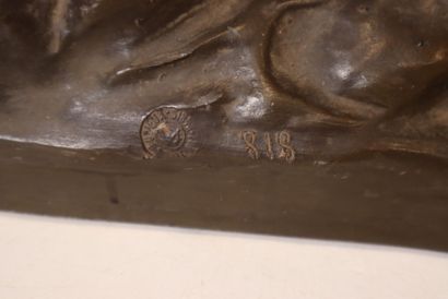 Terre cuite représentant un épagneul à l'arrêt...