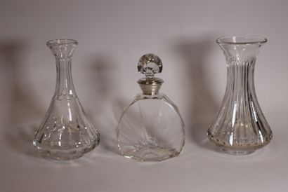 SAINT LOUIS
Lot comprenant deux vases modèle...