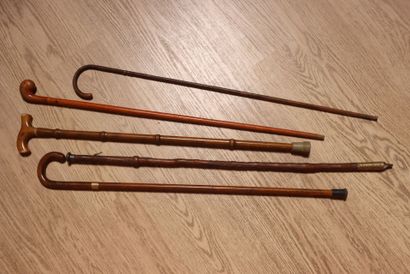 Canne Makila en bois et cuir.
Joint : 4 autres...