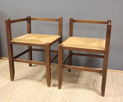 Paire de chaises de coin paillées en bois...
