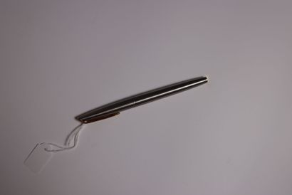 WATERMAN
Stylo en métal couleur argent avec...