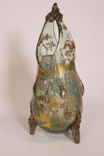 Auguste JEAN 
Vase tripode en verre émaillé
H....
