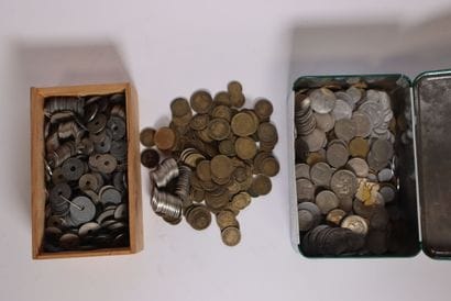 lots de pièces de monnaies diverses ( dans...