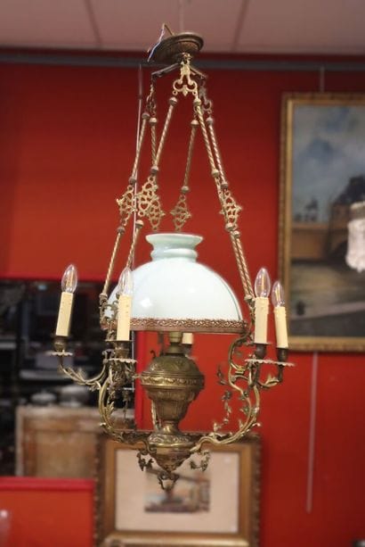 Chandelier with a green opaline globe
Empire...