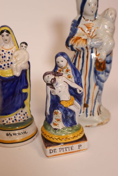 4 vierges en faïence rustique
XIX et XXème...
