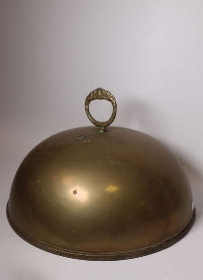 Grande cloche couvre plat en laiton
Diam...