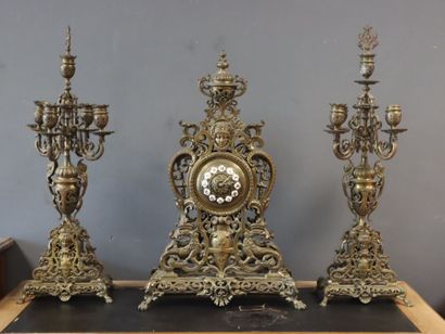 .Garniture de cheminée en laiton doré
composé...