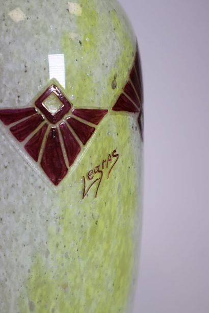 LEGRAS (1839-1916)
vase en verre marmoréen...