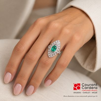 Stately white gold ring set in a closed setting...