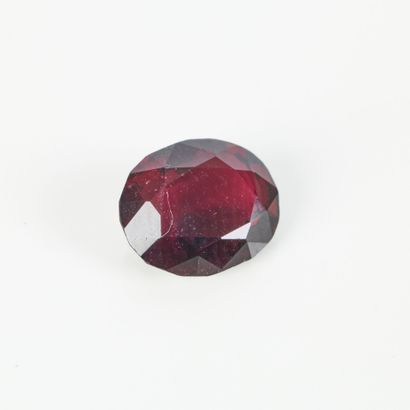 Grenat coussin sur papier pesant 1,56 ct...