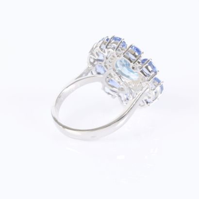 Stunning cocktail ring set with a pear-shaped...