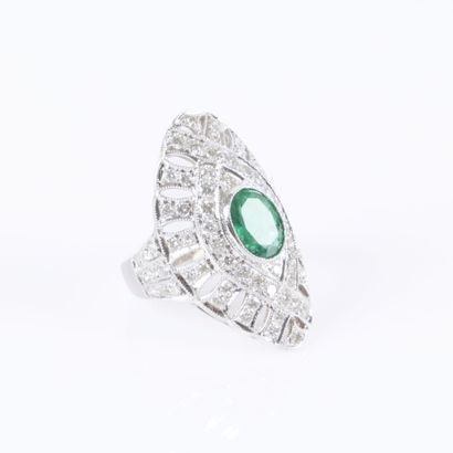 Stately white gold ring set in a closed setting...