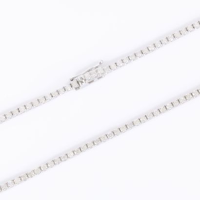 White gold chain necklace set with brilliant-cut...
