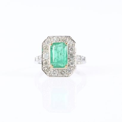 White gold and platinum ring set with an...