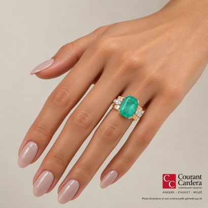 Two-tone gold tank ring set with a Colombian...