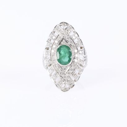 Stately white gold ring set in a closed setting...