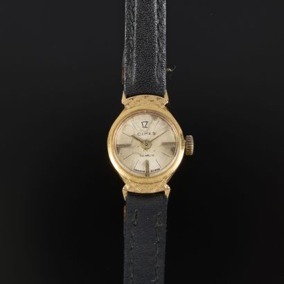 Women's gold wristwatch; the mechanical movement...