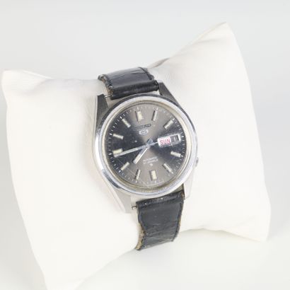 . Seiko automatic watch with a black case...