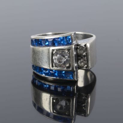 Asymmetrical silver tank ring set with white...