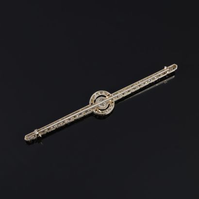White gold (750‰) barrette brooch set with...