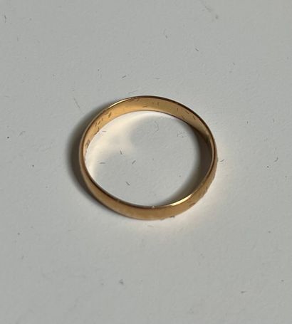 Alliance en or 18K
2.31g 
gravé à l'intérieur...