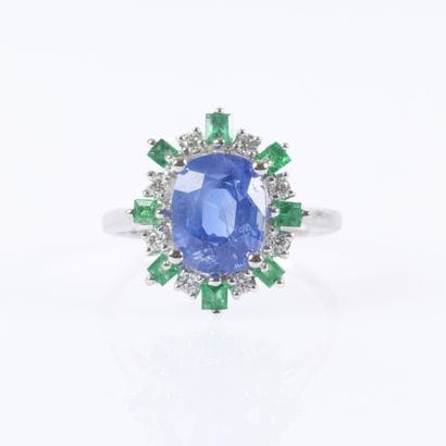 White gold daisy ring set with an unheated...